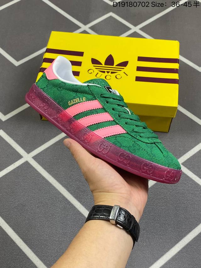 Adidas 阿迪达斯 男女鞋采用翻毛皮与天鹅绒布鞋面材质，皮革内里贴缓震pu乳胶脚垫，外置耐磨大底 “复古运动”最新跨界联名，意大利奢侈品牌-古驰gucci