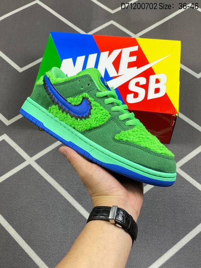 真标耐克nike Sb Dunk Low三只熊扣篮系列低帮休闲运动滑板板鞋采用软质牛剖皮鞋面材质#正确后跟反口里弧度#原厂中底布正确印刷#鞋垫嵌入缓震乳胶+So