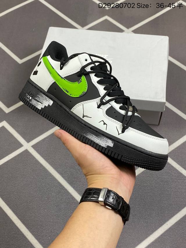 耐克 Nike Air Force 1 '07 空军一号 Af1 解构绑带 双鞋带 男女子运动鞋复古篮球鞋。巧妙结合复古美学和新潮魅力，旨在致敬 40 年来风靡