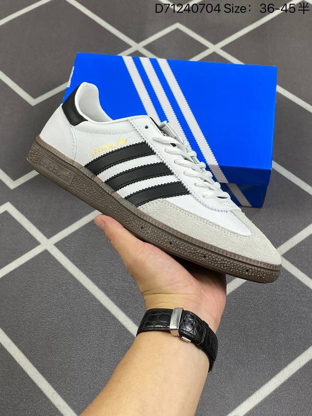 公司级阿迪达斯adidas Originals Gazelle Indoor 三叶草复古防滑耐磨低帮板鞋 Hq8717 鞋款采用柔软的绒面革和耐用的皮革衬里融合