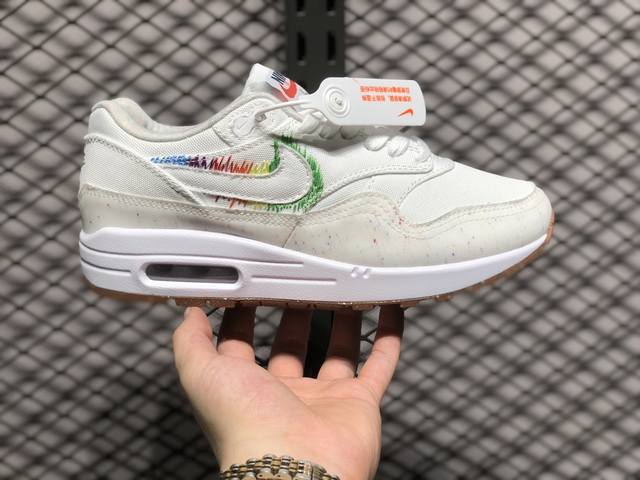 Nike Air Max 1 复古休闲跑步鞋 官方同步上架 原底原面 正确版型 原版开发 精准细节 货号：Ff2420 168 尺码：36 36.5 37.5