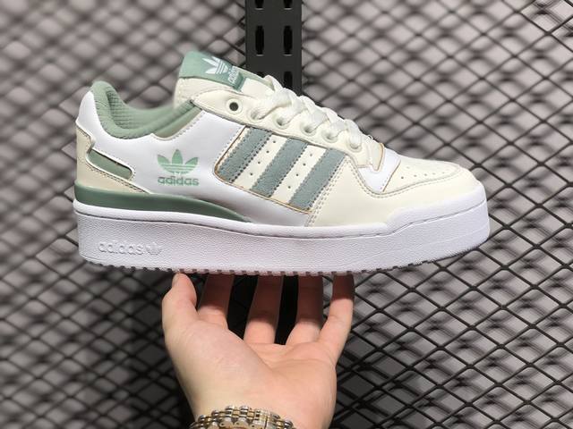 Adidas阿迪达斯三叶草forum Bold运动鞋休闲鞋板鞋 货号：Ig0286 尺码：36 36.5 37.5 38 38.5 39 40 40.5 41