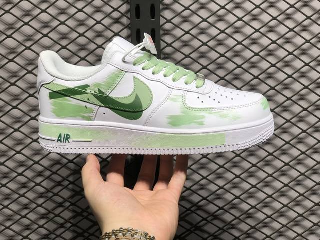 Air Force 1 Low 原装级别 原楦头原纸板 打造纯正空军版型专注外贸渠道 全掌内置蜂窝气垫 原盒配件 原厂中底钢印、拉帮完美 货号：Cw2288 1