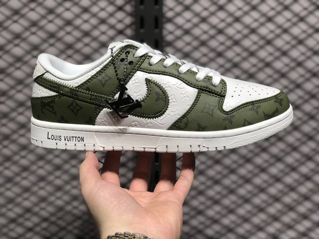 Nike Dunk 全套原楦原模倾力打造完美版型 独家原厂航空铝磨具打磨大底 鞋头坡度极致还原 无解鞋型 原盒原配 圈内天花板工艺 原厂冲刀 超高清洁度 全鞋零