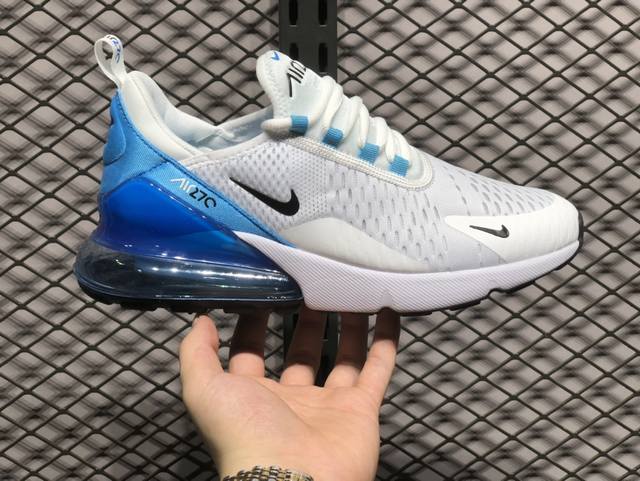 Nike Air Max 270 满天星混合科技后掌半气垫休闲运动慢跑鞋。 设计灵感源自两款搭载大型air缓震配置的经典鞋款，该鞋款后跟增加nk大型air气垫缔