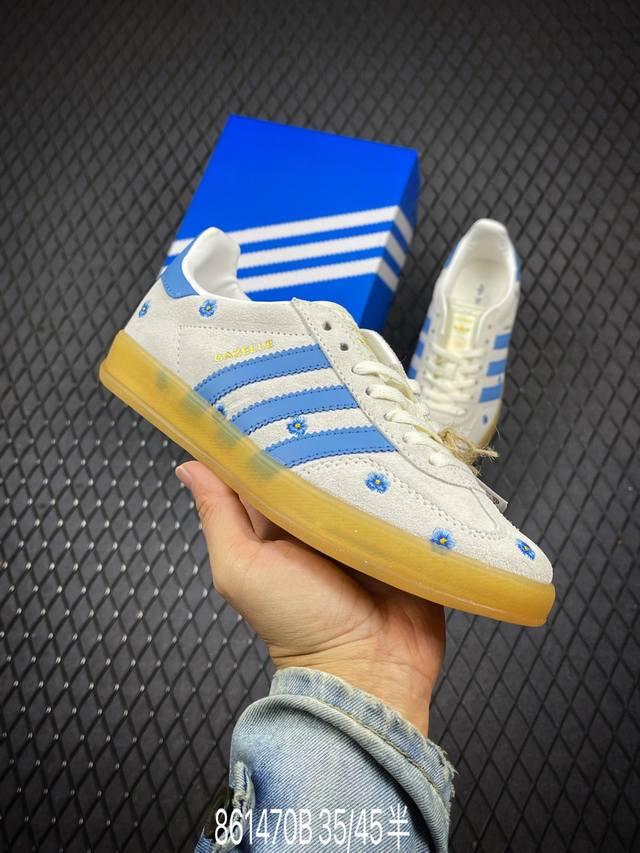 公司级阿迪达斯adidas Originals Gazelle Indoor 三叶草复古防滑耐磨低帮板鞋 鞋款采用柔软的绒面革和耐用的皮革衬里融合在橡胶外底上！