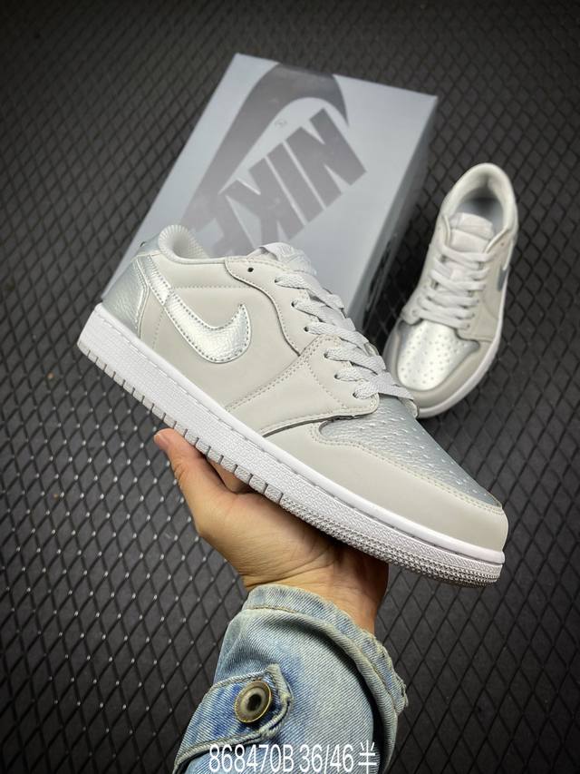 Air Jordan 1 Low Aj1 乔1灰银 低帮文化休闲板鞋 Cz0790-002 尺码：36 36.5 37.5 38 38.5 39 40 40 4