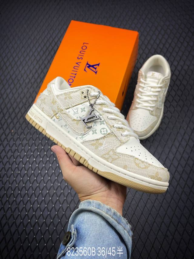 Lv X Air Jordan 1 Low 浅褐印花 此款主张打破传统的工业化流水线设计限制，以made By Ideas的超级创意为理念，集结众多潮流设计师，