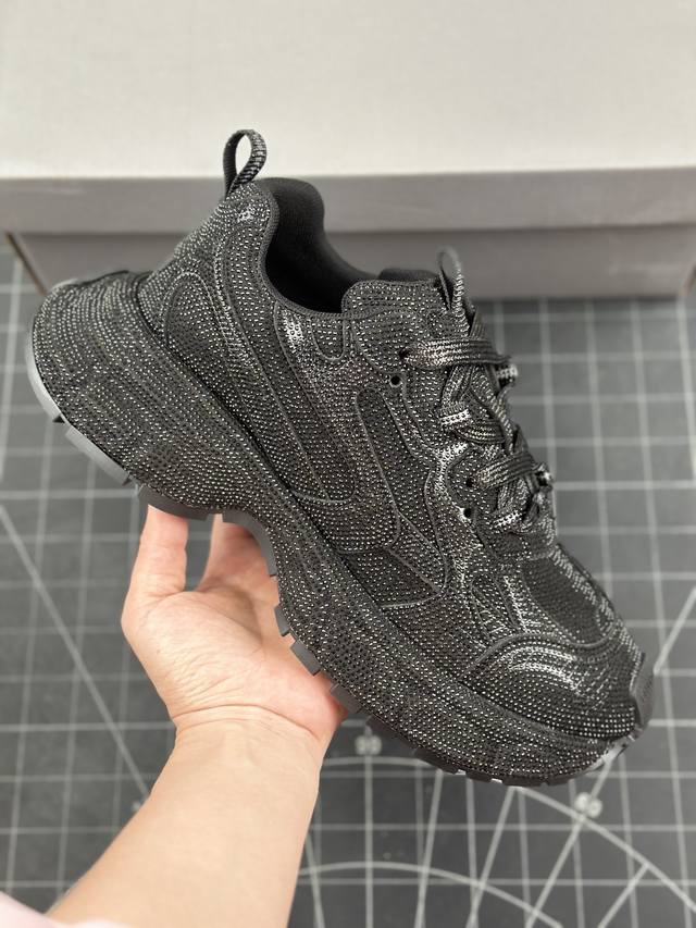 巴黎世家balenciaga Runner Sneaker 慢跑系列 满钻 低帮复古野跑潮流姥爹风百搭休闲运动慢跑鞋男女鞋原版一致配件防尘袋及附送鞋带#全部采用 - 点击图像关闭