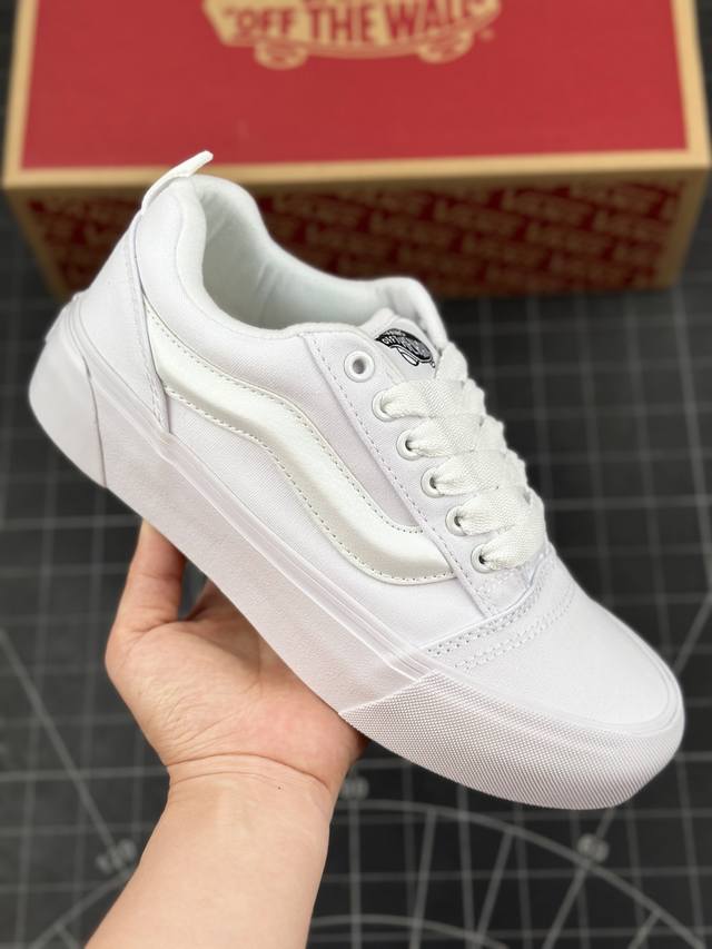 本地 核心 超火的vans Old Skool Vibr 合作款安纳海姆舒适增高帆布鞋 大底和经典美式街头 Vans 结合带来充满雕塑感的鞋底线条 橡胶大底设计