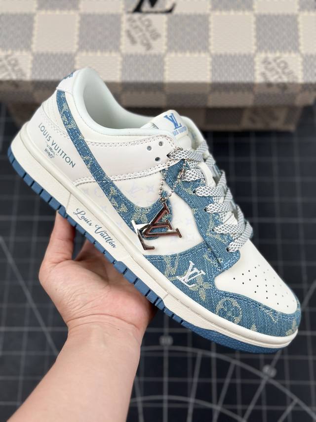 Nk Sb Dunk Low Lv联名-浅蓝牛仔 周年高端定制 低帮休闲板鞋 #定制鞋盒 大厂纯原品质出货 超高清洁度 皮料切割干净无任何毛边 细节完美 货号：