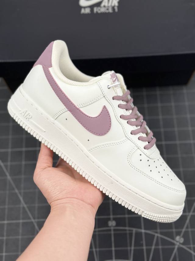 公司级 Nike Air Force 1 Low '07 “莓紫”配色低帮空军一号休闲板鞋 定制皮料 原楦原纸板 纯正空军版型 高清洁度 内置全掌气垫 货号：C