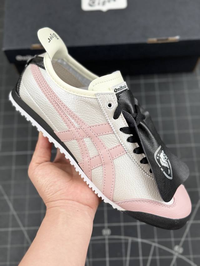 公司级onitsuka Tiger Mexico 66 阿斯克斯 鬼冢虎 低帮减震支撑低帮运动休闲鞋 这款鞋由皮革制成，具有鞋跟交叉加固设计，可提供更高的稳定性