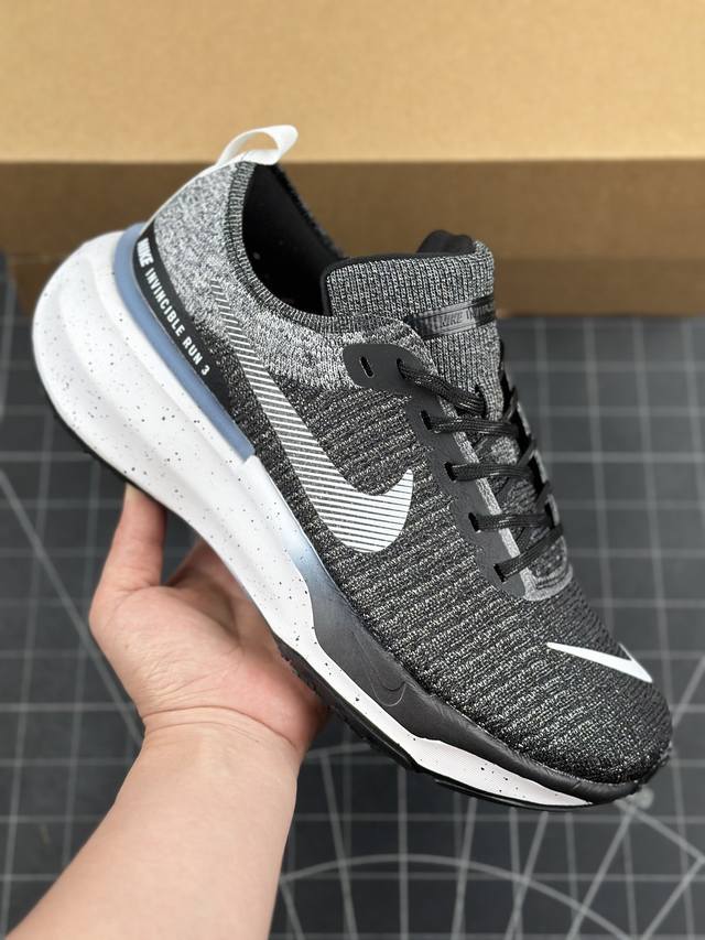 公司级nike Zoomx Invincible Run Fk 3 全新配色 马拉松机能风格运动鞋 实拍首发 #鞋款搭载柔软泡绵，在运动中为你塑就缓震脚感。设计