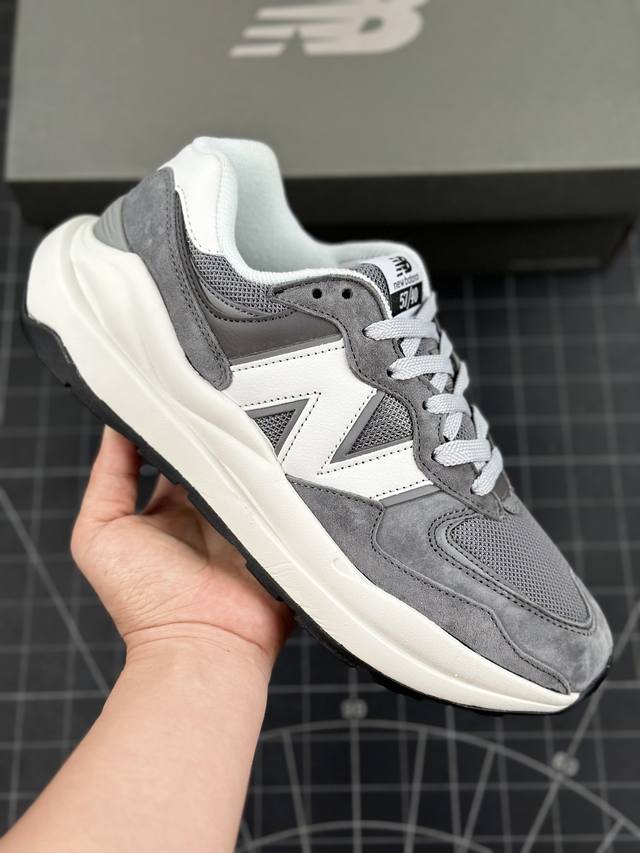 公司级newbalance 新百伦 Nb5740 运动鞋厚底增高男鞋5740系列舒适轻便简约百搭休闲鞋 57 40运动鞋为爱舒适又追求时尚的人士而设计，采用抢眼