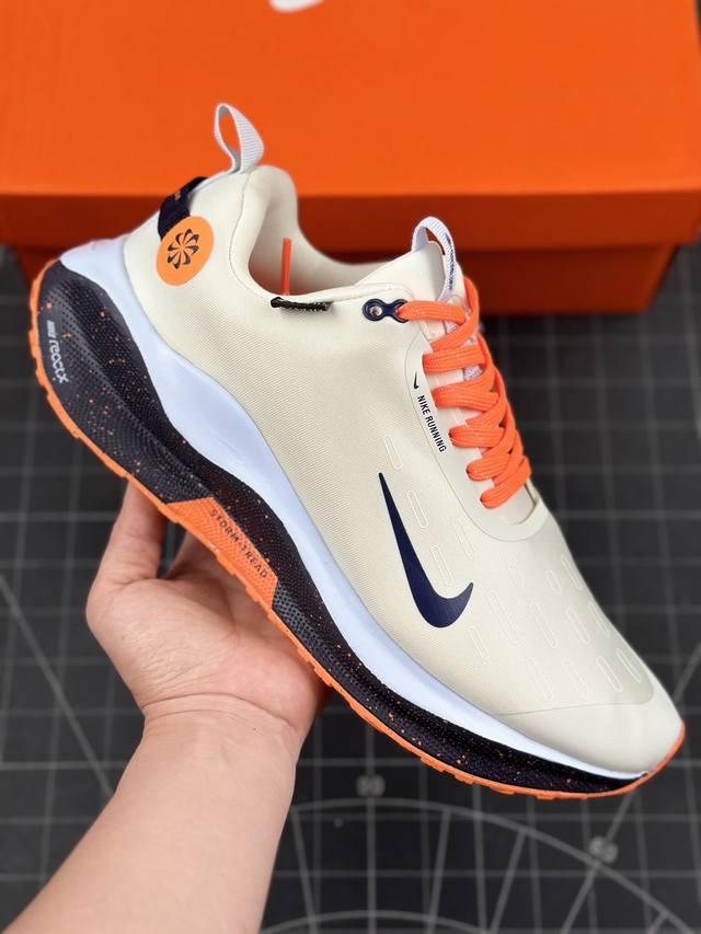 公司级耐克nike Reactx Infinity Run 4 马拉松机能风格轻量跑鞋 鞋面搭配位于足弓处的全新板带设计，细致包裹双脚，为nike飞马带来更稳固