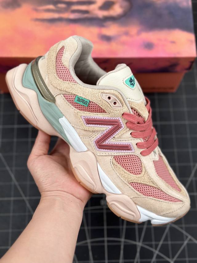 New Balance 9060 Nb9060 新百伦9060 低帮 米粉色 男女同款 防滑耐磨低邦运动休闲鞋 鞋面使用了粉色织物做为主要材料，同时在开有多个大