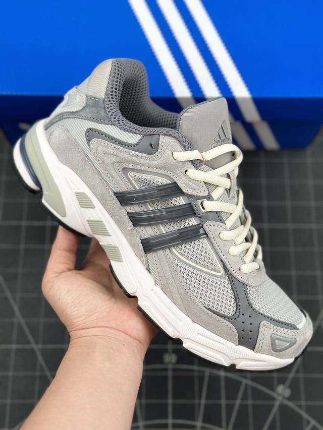 Adidas Originals Response Cl 复古休闲跑步鞋 实拍上架鞋身采用大面积的麂皮和网布材质，复古感拉满。中底采用阿迪达斯经典的adipre