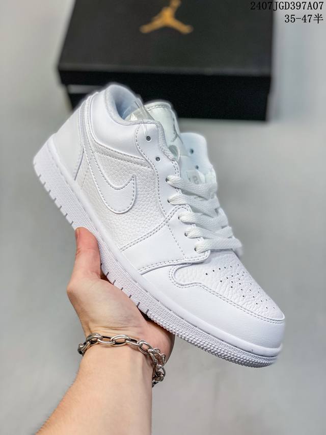 公司级头层！耐克nike Air Jordan 1 Low Aj1 乔1 低帮潮流运动休闲板鞋。Aj1 低帮拼接 完美版型真头层牛皮# 内置缓震气垫 原鞋开模