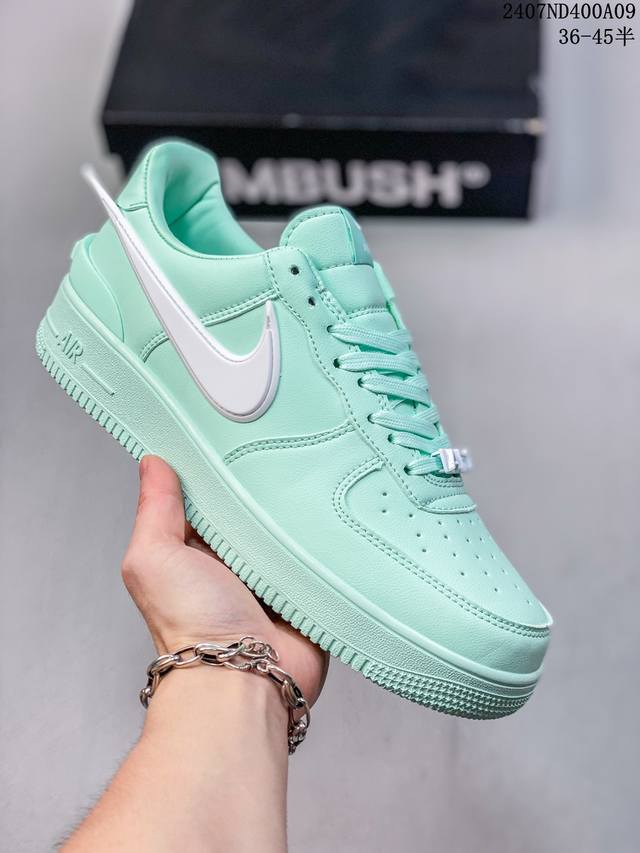 重磅联名来了，再度携手韩裔美籍设计师yoon Ahn主理时尚品牌ambush X Nike Air Force 1 Low Sp Phantom 空军一号宽底版