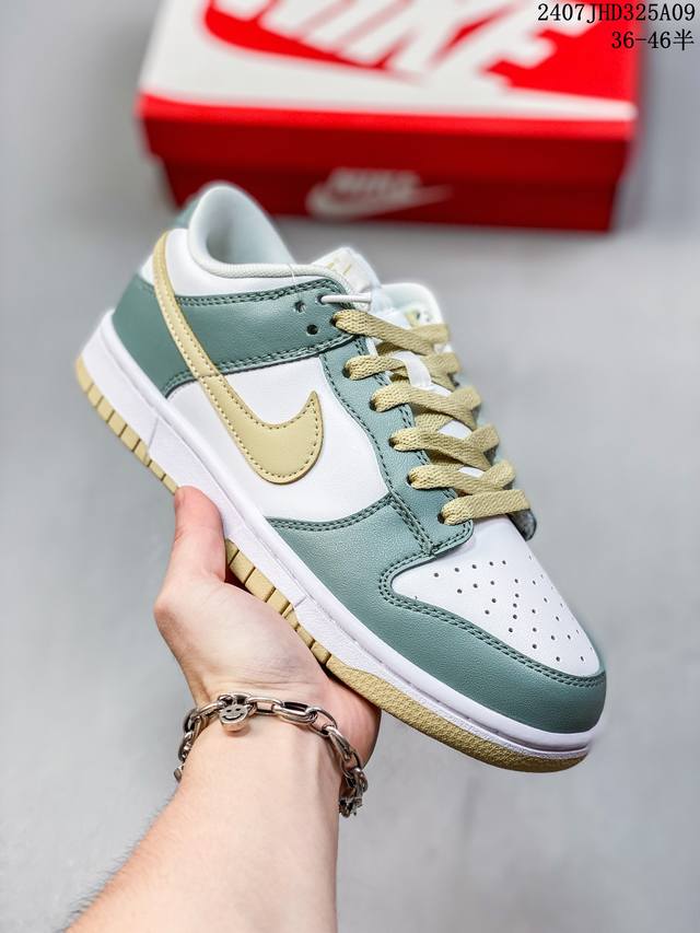 公司带半码 耐克nike Sb Dunk Low 扣篮系列复古低帮休闲运动滑板板鞋。采用脚感柔软舒适zoomair气垫，有效吸收滑板等极限运动在落地时带来的冲击