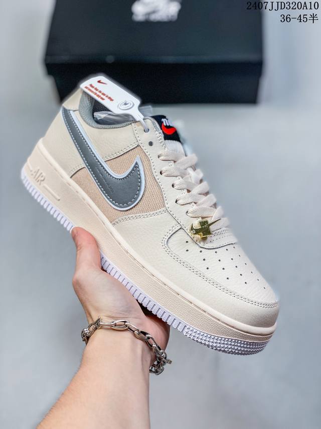 耐克nike Air Force 1 Low 空军一号 Af1 低帮百搭厚底增高休闲运动板鞋。柔软、弹性十足的缓震性能和出色的中底设计，横跨复古与现代的外型结合