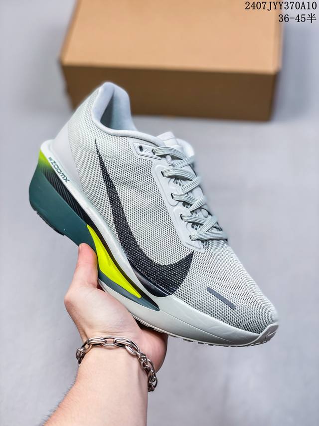 公司级 耐克 Nike Air Zoom Alphafly Next% 马拉松 原标原盒真碳纤维 真zoom X 气垫正确版型！鞋面采用更轻质更透气的 Atom