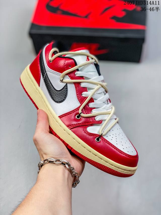 真标带半码！ 乔丹air Jordan 1 Low Aj1 Wh 乔1 低帮复古文化休闲运动篮球鞋。凭借出色的性能和吸睛的外观， Air Jordan直是风球场