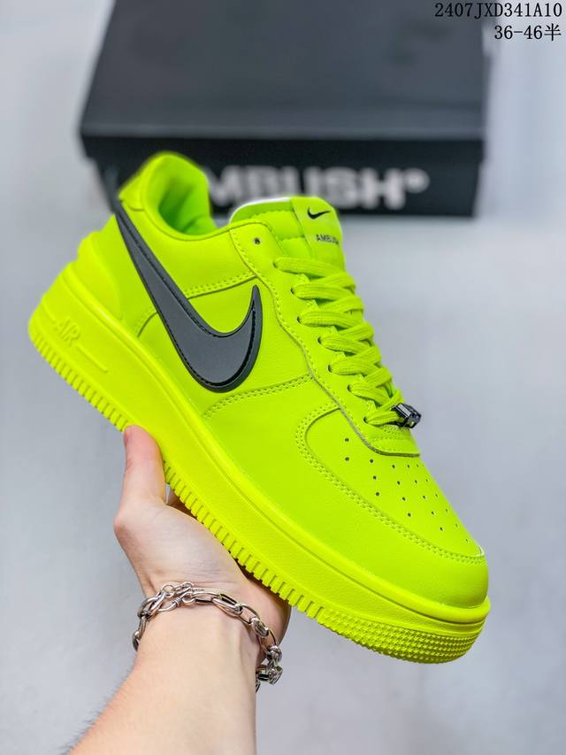 公司级带半码 耐克nike Air Force 1 Low 空军一号 Af1 低帮百搭厚底增高休闲运动板鞋。柔软、弹性十足的缓震性能和出色的中底设计，横跨复古与