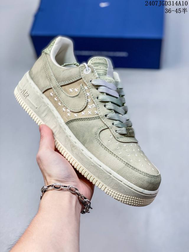 公司级带半码 耐克nike Air Force 1 Low 空军一号 Af1 低帮百搭厚底增高休闲运动板鞋。柔软、弹性十足的缓震性能和出色的中底设计，横跨复古与