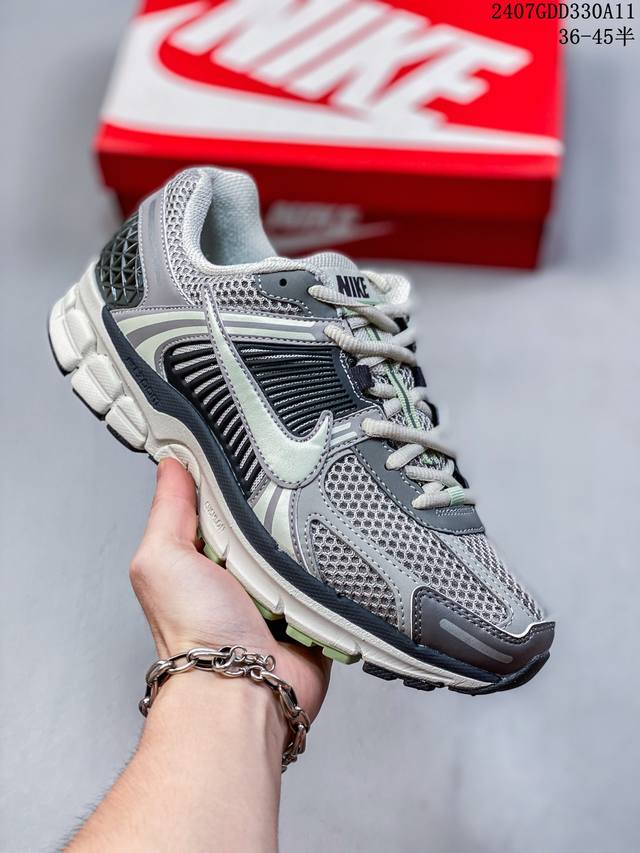 公司级耐克nike Zoom Vomero 5 Sp”Vast Grey Sail“马拉松复古跑五代休闲运动慢跑鞋 货号:Fd0884-025 码数:35.5