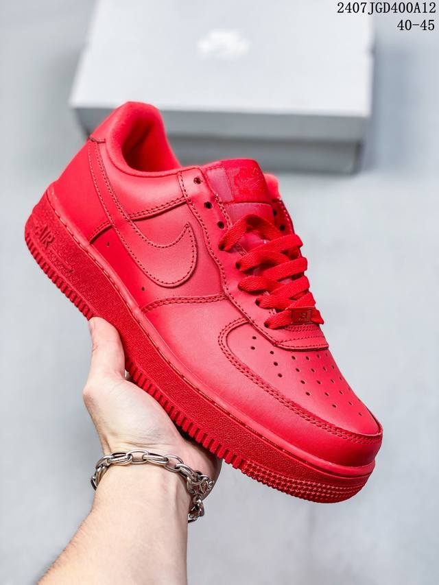 公司级带半码 耐克nike Air Force 1 Low 空军一号 Af1 低帮百搭厚底增高休闲运动板鞋。柔软、弹性十足的缓震性能和出色的中底设计，横跨复古与