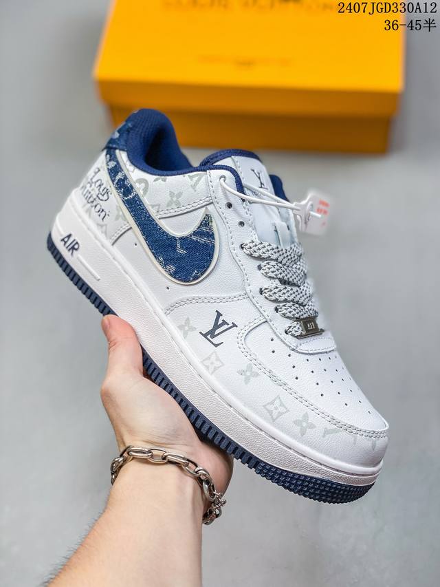 公司级带半码 耐克nike Air Force 1 Low 空军一号 Af1 低帮百搭厚底增高休闲运动板鞋。柔软、弹性十足的缓震性能和出色的中底设计，横跨复古与