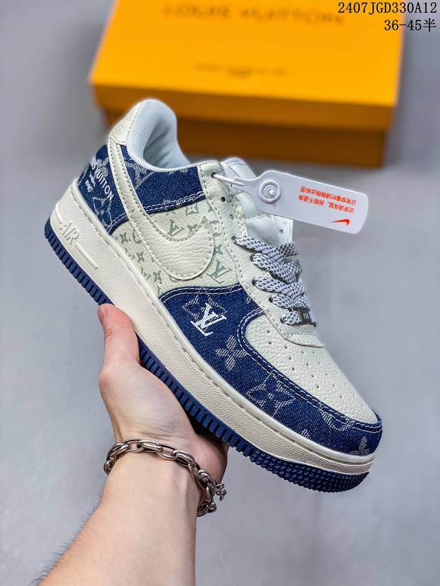 公司级带半码 耐克nike Air Force 1 Low 空军一号 Af1 低帮百搭厚底增高休闲运动板鞋。柔软、弹性十足的缓震性能和出色的中底设计，横跨复古与