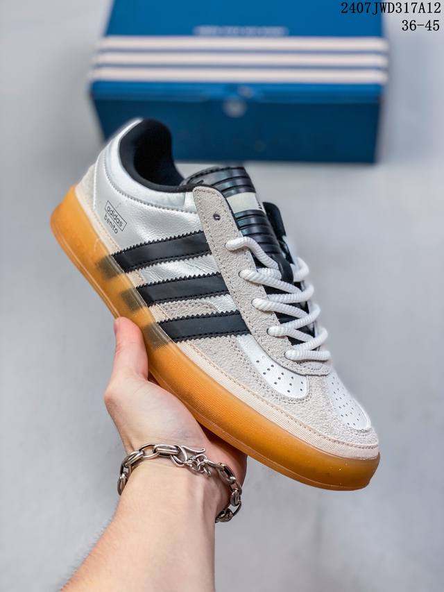 Bad Bunny X Adidas Originals Gazelle 系列indoor百搭舒适日常减震耐磨低帮板鞋男款 白黑 07Jwd317A12