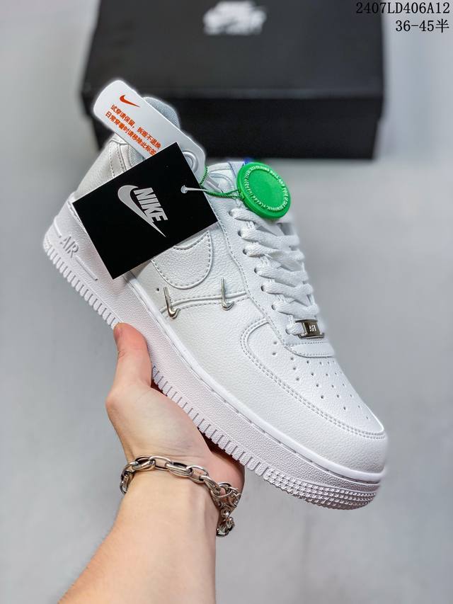 福利特价 耐克nike Air Force 1 Low 空军一号 Af1 低帮百搭厚底增高休闲运动板鞋。柔软、弹性十足的缓震性能和出色的中底设计，横跨复古与现代