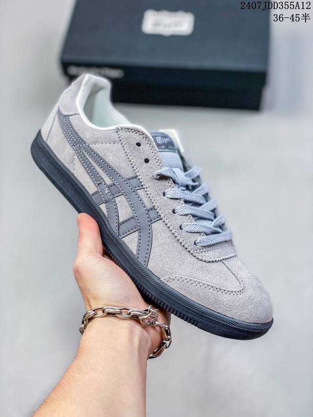 亚瑟士 Onitsuka Tiger Tokuten 复古低帮休闲跑鞋 Tokuten的灵感来源于80年代的室内用鞋 T-Toe前足补强设计 室内鞋的橡胶大底元