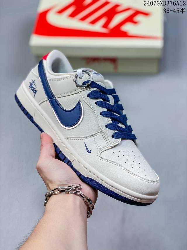 公司带半码 耐克nike Sb Dunk Low 扣篮系列复古低帮休闲运动滑板板鞋。采用脚感柔软舒适zoomair气垫，有效吸收滑板等极限运动在落地时带来的冲击