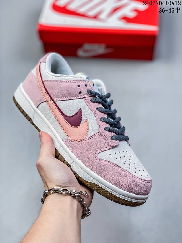 公司带半码 耐克nike Sb Dunk Low 扣篮系列复古低帮休闲运动滑板板鞋。采用脚感柔软舒适zoomair气垫，有效吸收滑板等极限运动在落地时带来的冲击