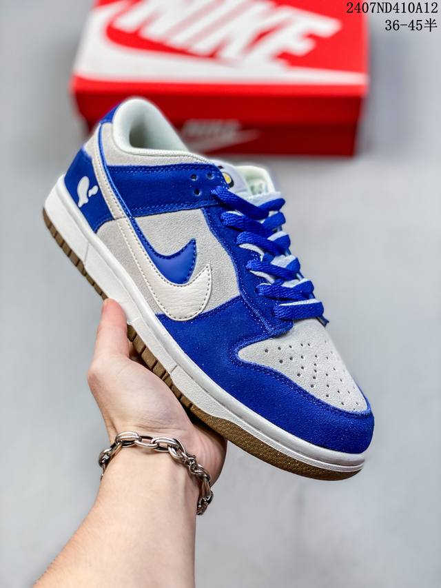 公司带半码 耐克nike Sb Dunk Low 扣篮系列复古低帮休闲运动滑板板鞋。采用脚感柔软舒适zoomair气垫，有效吸收滑板等极限运动在落地时带来的冲击