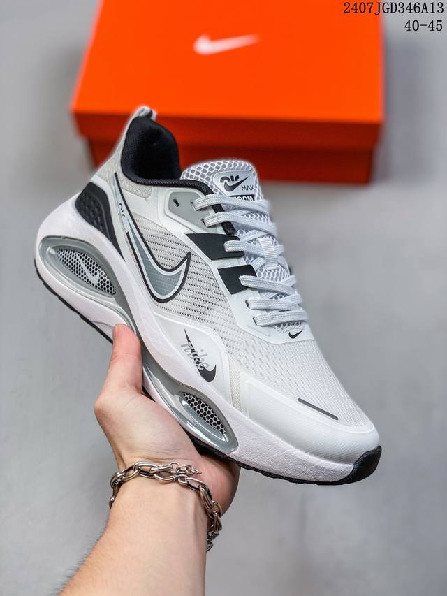 耐克nike Air Zoom Winflo 11X登月系列网透面气 训跑练步鞋 内置zoom气垫 脚回感弹感受非常直接。 货号：Fj9509 尺码：40 40