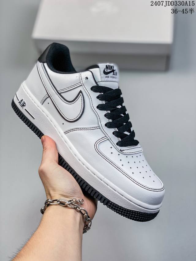 公司级带半码 耐克nike Air Force 1 Low 空军一号 Af1 低帮百搭厚底增高休闲运动板鞋。柔软、弹性十足的缓震性能和出色的中底设计，横跨复古与