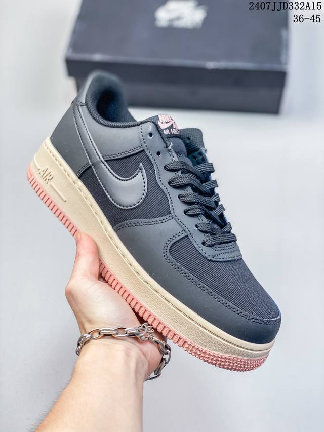 耐克nike Air Force 1 Low 空军一号低帮百搭休闲运动板鞋 柔软、弹性十足的缓震性能和出色的中底设计 横跨复古与现代的外型结合 造就出风靡全球三