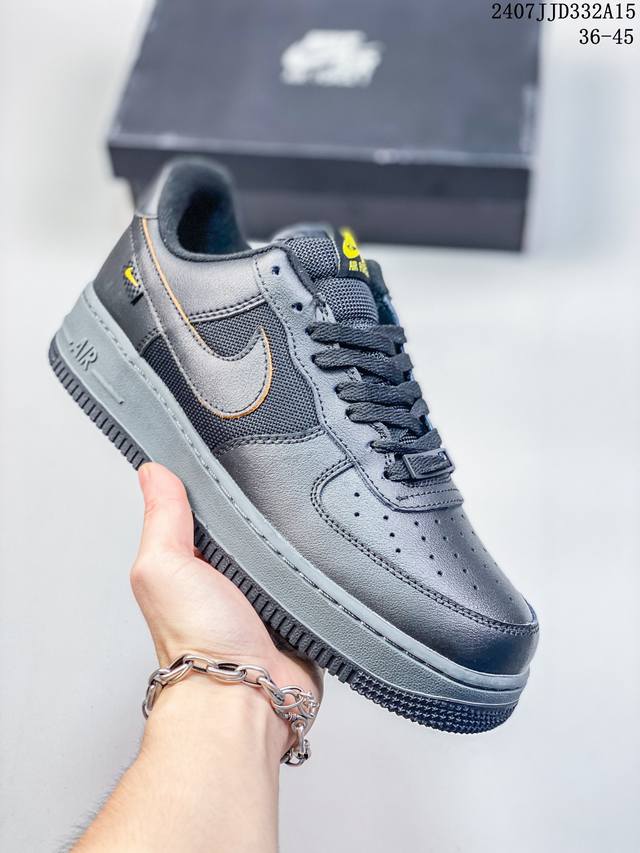 耐克nike Air Force 1 Low 空军一号低帮百搭休闲运动板鞋 柔软、弹性十足的缓震性能和出色的中底设计 横跨复古与现代的外型结合 造就出风靡全球三