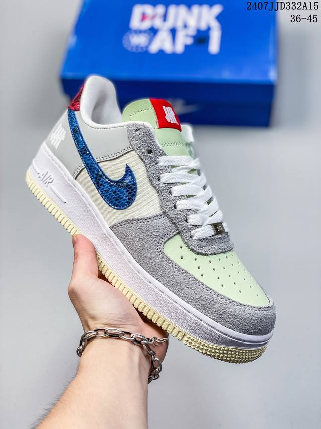 耐克nike Air Force 1 Low 空军一号低帮百搭休闲运动板鞋 柔软、弹性十足的缓震性能和出色的中底设计 横跨复古与现代的外型结合 造就出风靡全球三