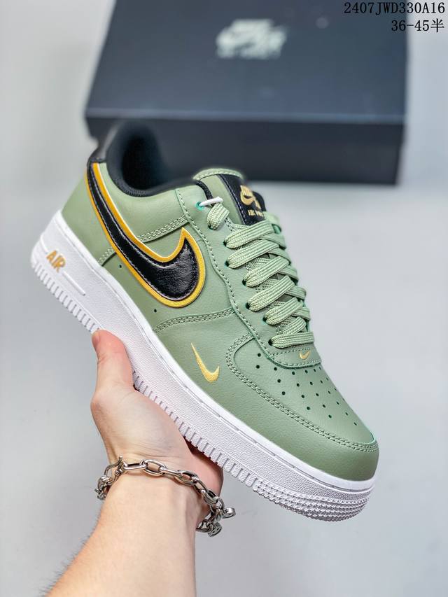 公司级带半码 耐克nike Air Force 1 Low 空军一号 Af1 低帮百搭厚底增高休闲运动板鞋。柔软、弹性十足的缓震性能和出色的中底设计，横跨复古与