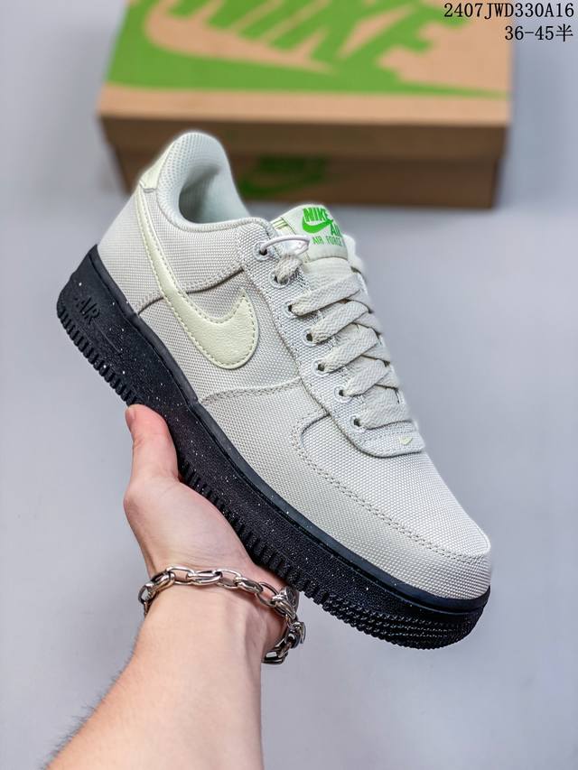 公司级带半码 耐克nike Air Force 1 Low 空军一号 Af1 低帮百搭厚底增高休闲运动板鞋。柔软、弹性十足的缓震性能和出色的中底设计，横跨复古与