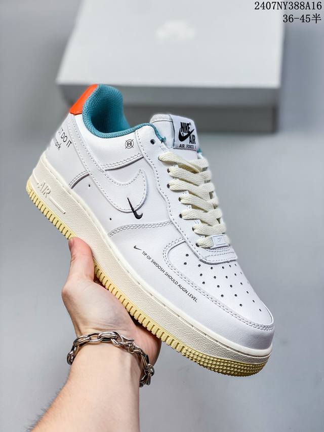 真标带半码 耐克nike Air Force 1 Low 空军一号 Af1 低帮百搭厚底增高休闲运动板鞋。柔软、弹性十足的缓震性能和出色的中底设计，横跨复古与现