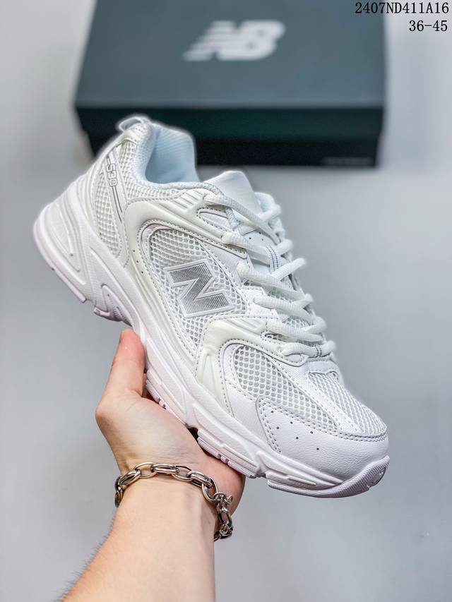 New Balance 530 复古跑鞋 这双鞋确实是nb家经典复古款式之一，以全新科技诠释，成功打造530鞋款。鞋面在保持530基本线条和片层结构的同时，采用