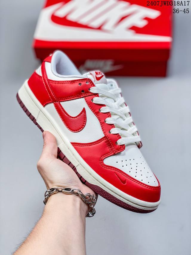 公司带半码 耐克nike Sb Dunk Low 扣篮系列复古低帮休闲运动滑板板鞋。采用脚感柔软舒适zoomair气垫，有效吸收滑板等极限运动在落地时带来的冲击